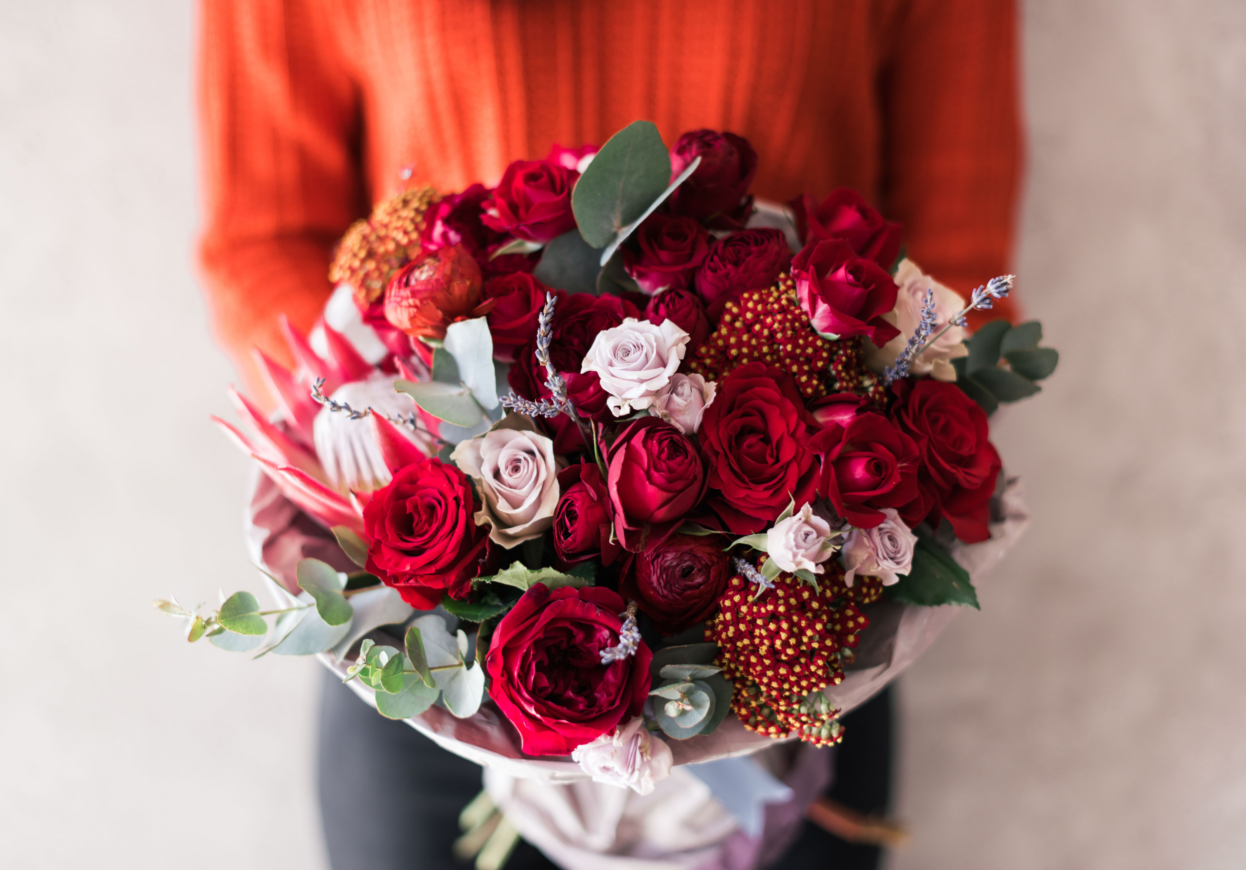 🫶 In need of Valentines Gift Ideas? Edible Bouquets \u003e Flower Bouquets!  #valentinesday #valentinesgift #ediblebouquet #bouquet #flowerbouquet  #phonatictx #love #vday #lovelanguage #eggrolls, image size:2500x1746