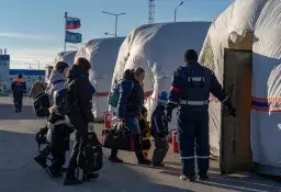 Mass Ukraine Evacuations as Over 60,000 Flee to Russia Amid Invasion Fears