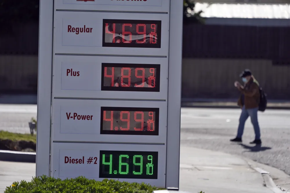 Oil Prices Rise in Tandem With Europe Tensions, Push Up Cost at Gas ...