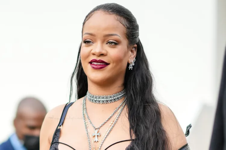 Video of Rihanna’s Sassy Retort at Dior Fashion Show Viewed 7 Million ...