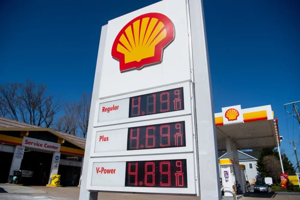 Republicans Far More Likely Than Dems to Call Gas Prices ‘Hardship’: Poll