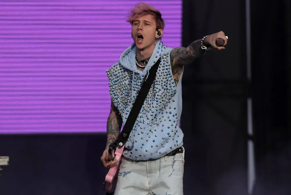 Alice Glass Spars With Machine Gun Kelly Over Statutory Rape Comments