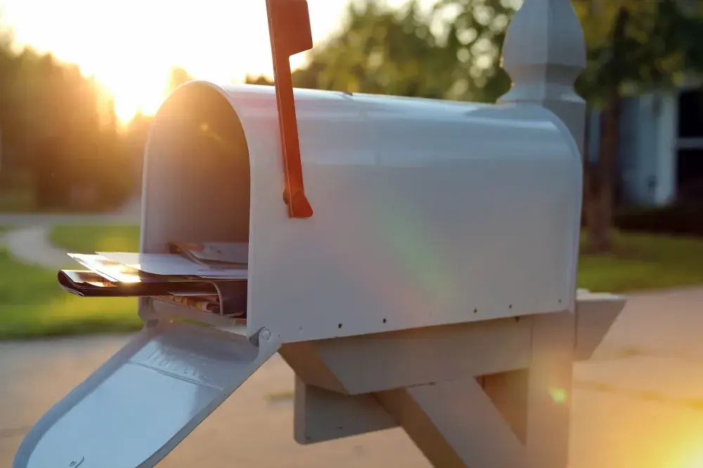 Neighbor’s Letter Asking People to Chip in for $2k Mailbox Sparks Fury