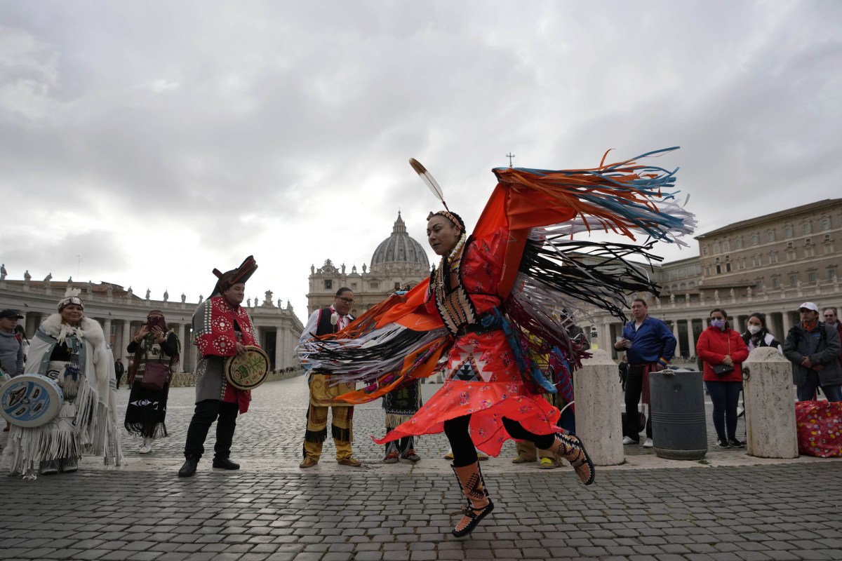 Pope Francis Apologizes to Canada’s Indigenous Peoples for Abuse at ...