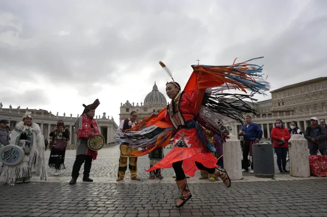 Pope Francis Apologizes to Canada’s Indigenous Peoples for Abuse at ...