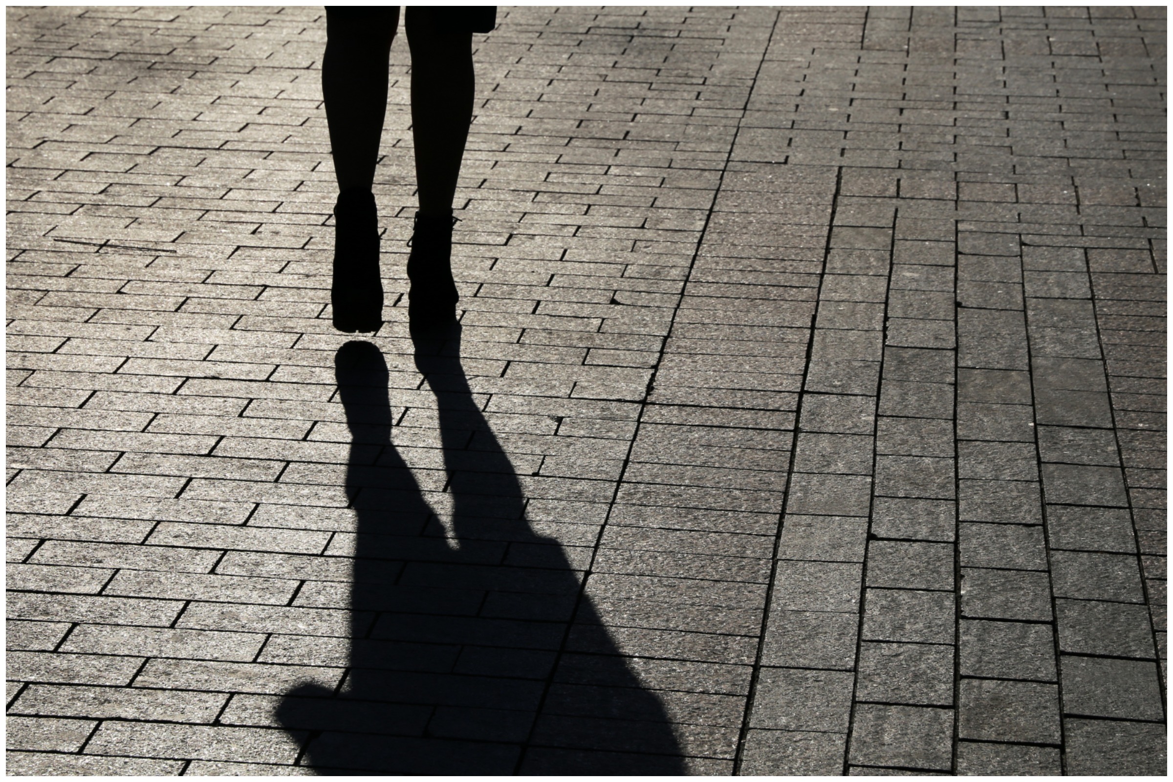 Woman Notices Strange Man Outside House—Her Reaction is 'True Cinema'