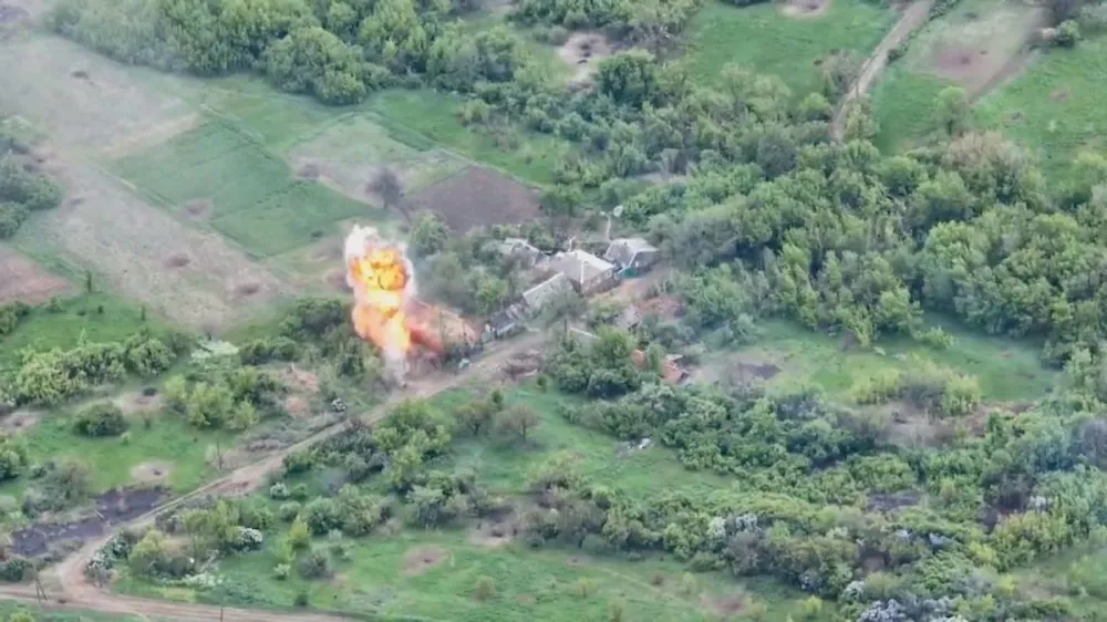 Fireball Fills Ukrainian Sky as Paratroopers Blast Russian BMP-1 Tank ...