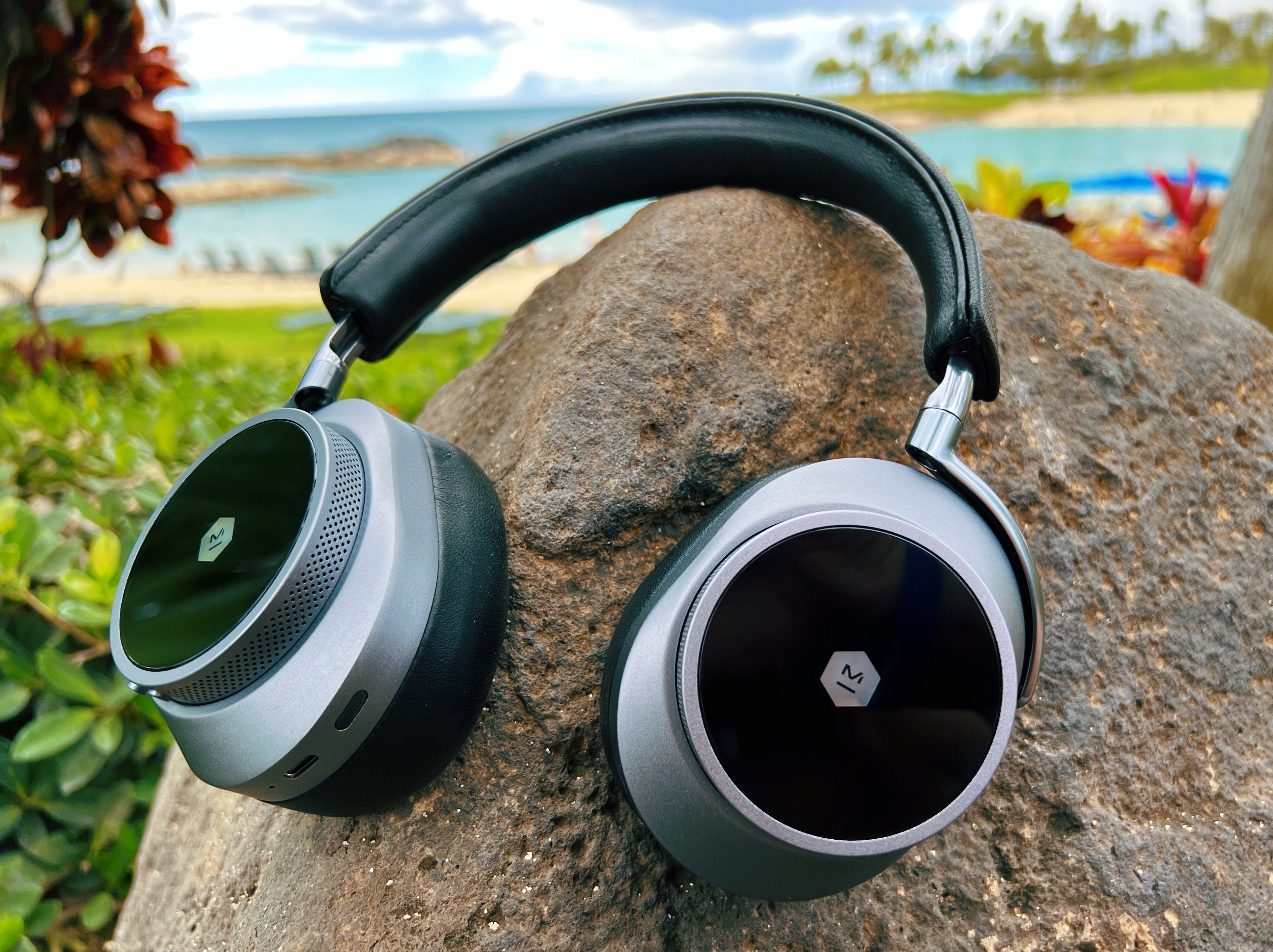 Master & Dynamic MW75 Headphones Are Stunning but Absurdly