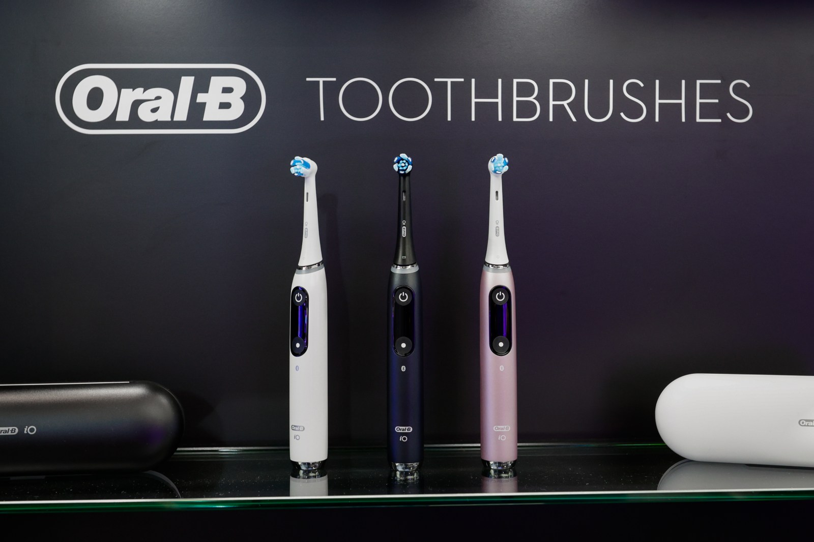 Toothbrush Claiming to Have 'AI' Tech Baffles Internet: 'Big Oral Brother'  - Newsweek