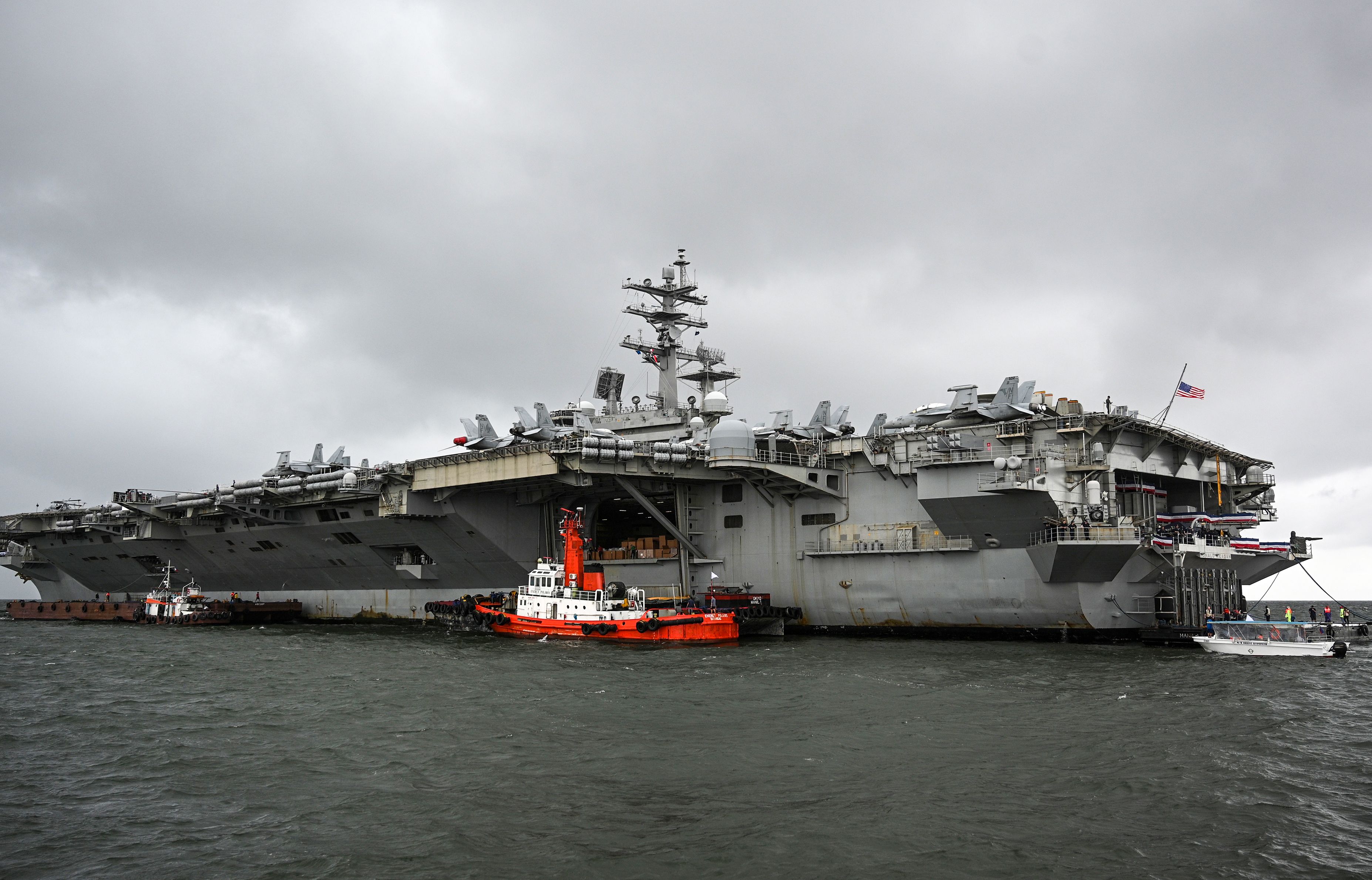 Inside USS Ronald Reagan, U.S. Aircraft Carrier Near Taiwan - Newsweek