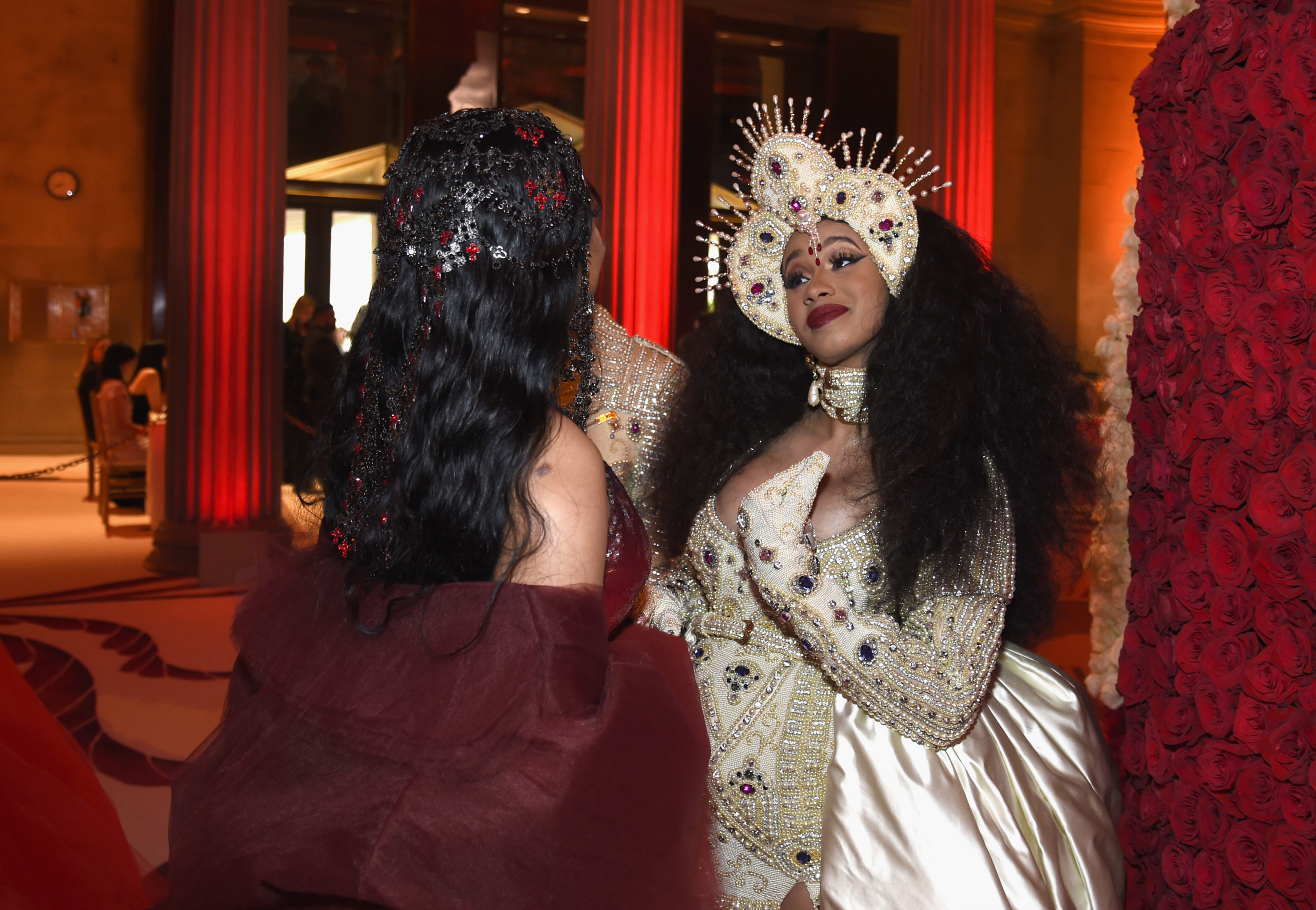 DEUXIEME CLASSE - Mixtaミクスタ フーディー パーカー BAILA10月号掲載 カレンソロジー NoNickiNoCareer': Minaj Age-Shamed by Cardi B Fans - Newsweek