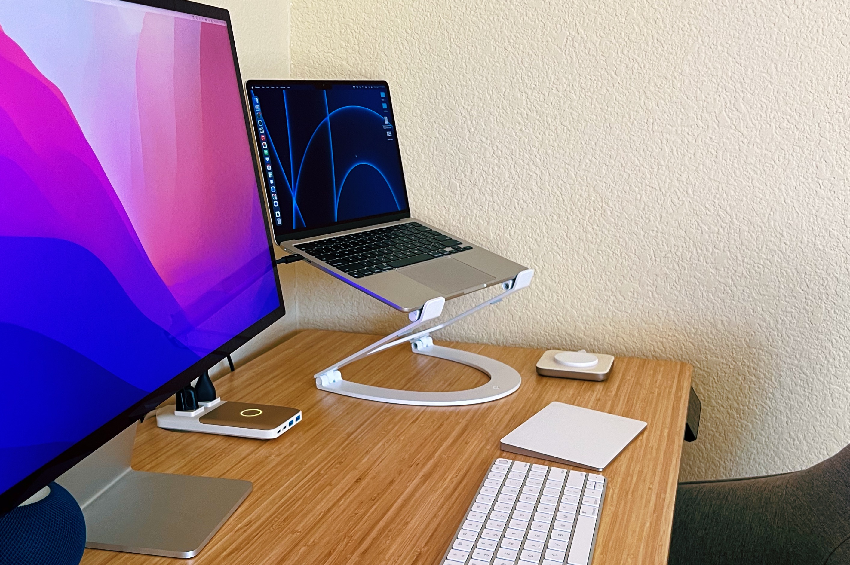 Twelve South Curve Flex Review: A Foldable Take on Iconic Laptop