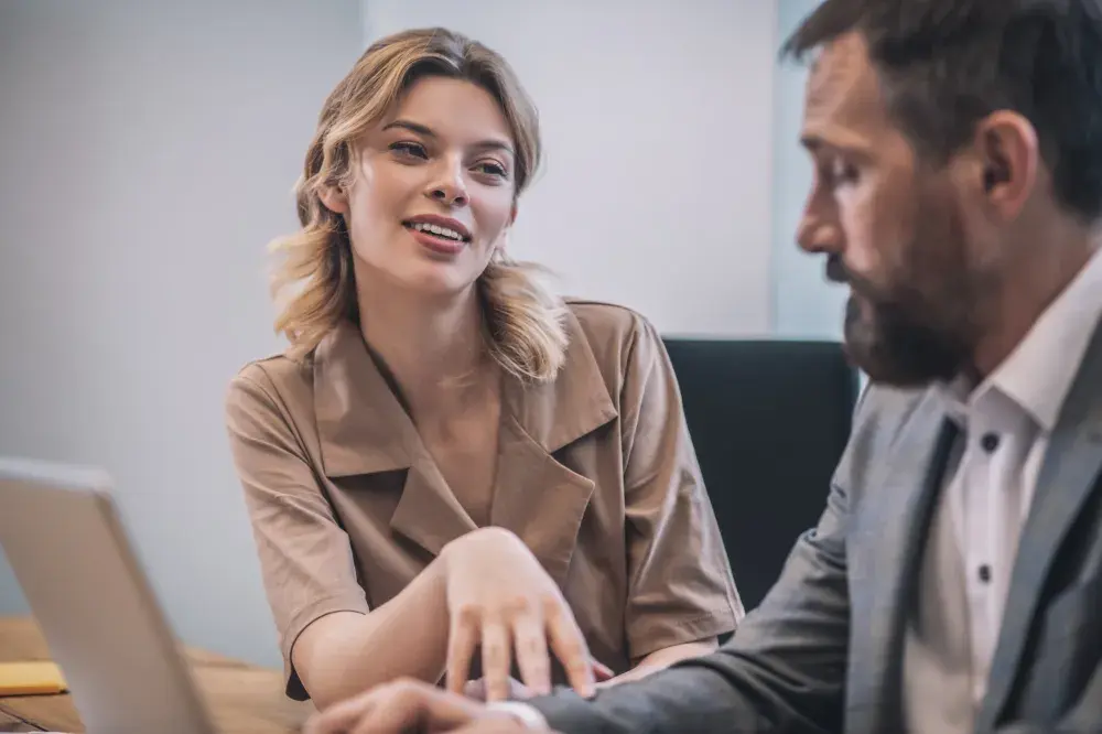Woman Praised for ‘Embarrassing’ Co-Worker Flirting With Her Husband