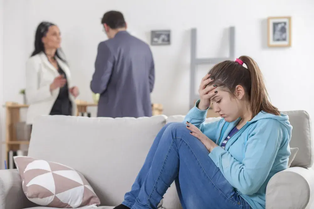Teen Praised for ‘Replacing’ Family After Learning She Is Product of Affair