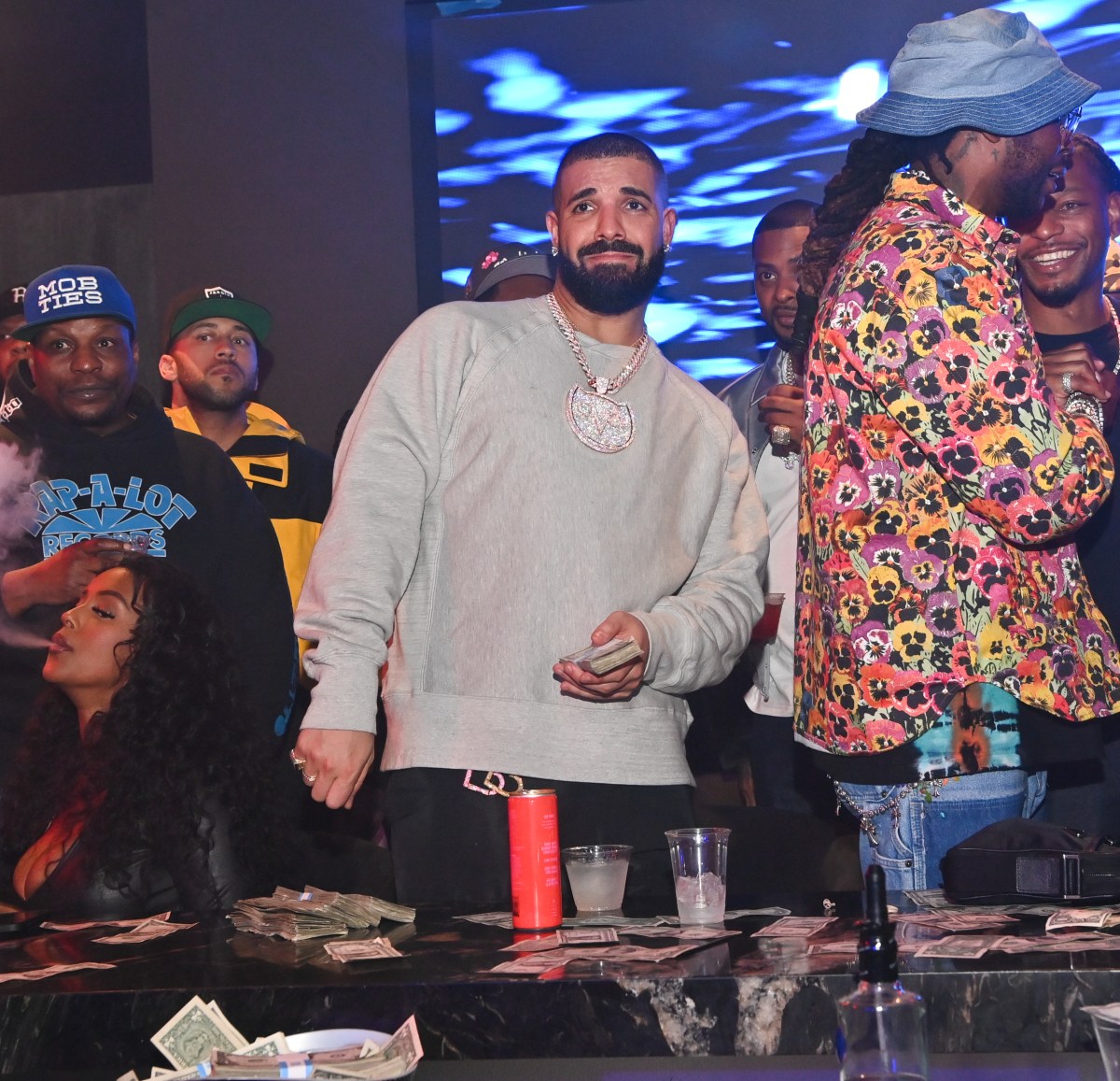 Drake DMs Prompt Music Critic Clap-Back: ‘Proof of an Obsession With Me ...