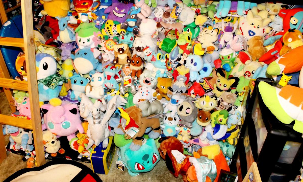 World's Largest Pokémon Collection Could Catch Over $300K at