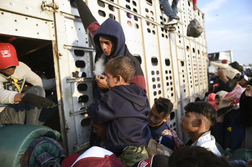 Border Patrol Tracking Migrant Caravan as Midterm Race Hits Home Stretch