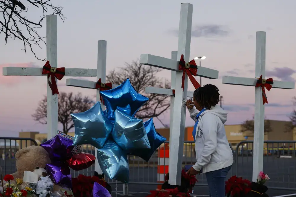 Walmart Shooter Vowed to Make People ‘Remember His Name’: Lawsuit