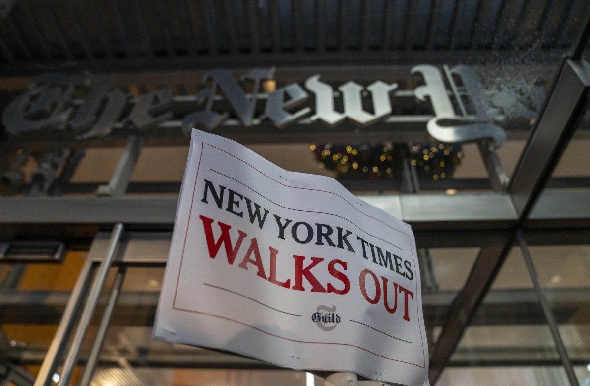 Tweeters of the World, Unite Around the New York Times and Its ‘Digital ...