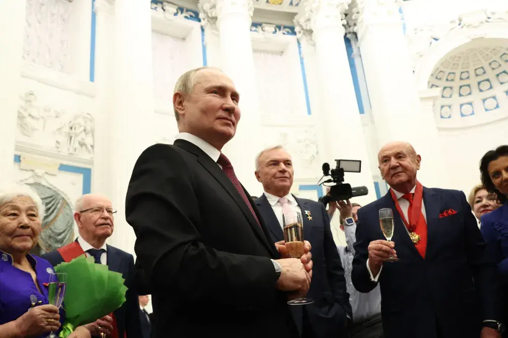 Zelensky Visits U.S. Updates: Tells Congress That U.S. Aid is ‘Investment’