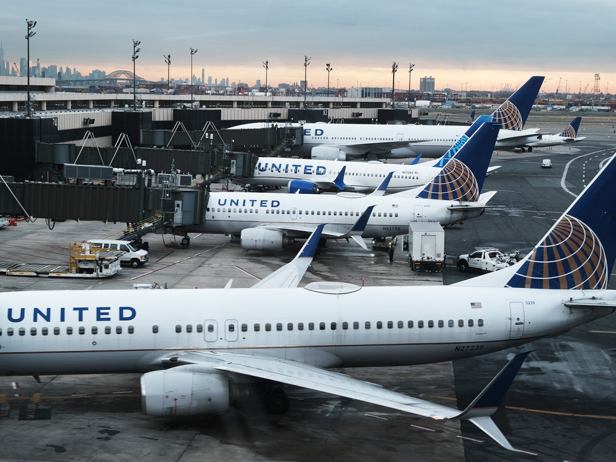 Flights Grounded Across U.S. Amid FAA System Outage - Newsweek