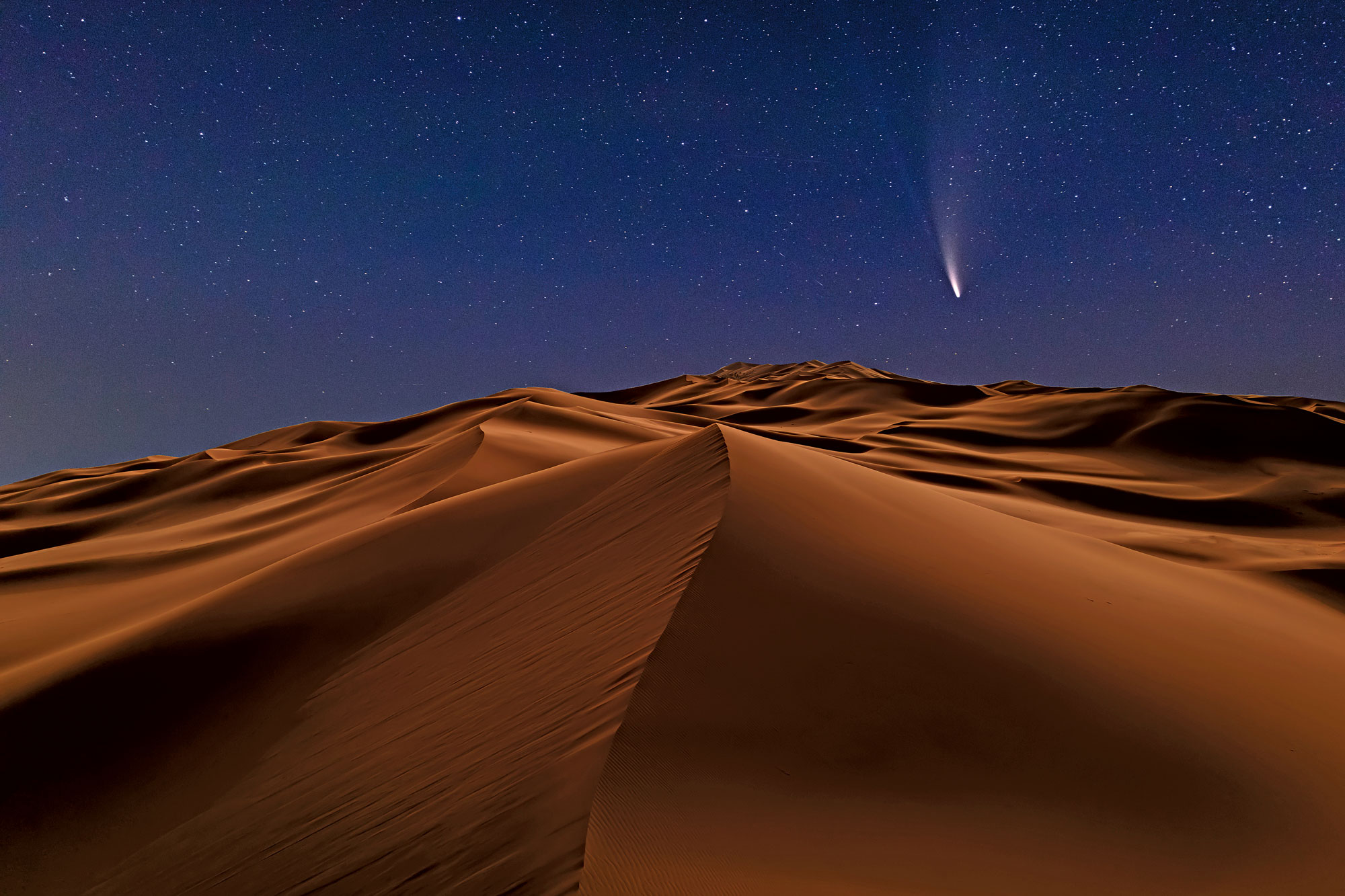 Mysterious Green Comet Nears Earth, Revealing Secrets of Time and