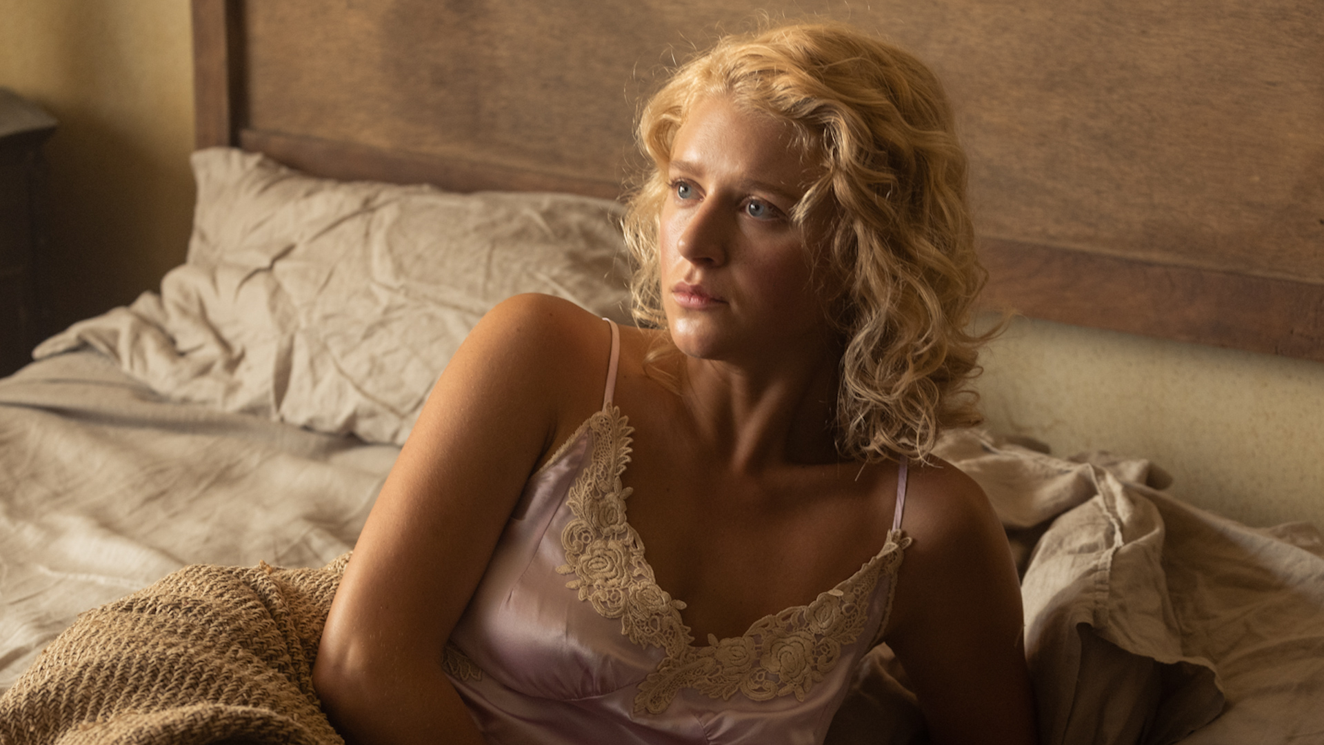 1923's' Julia Schlaepfer Based Alexandra on Princess Margaret and Diana -  Newsweek