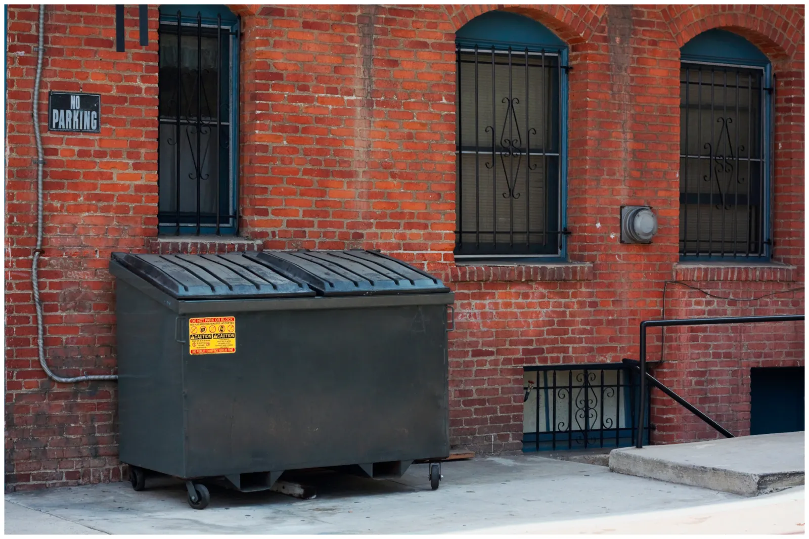 Body Found in Burning Dumpster in Phoenix Sparks Homicide Investigation ...