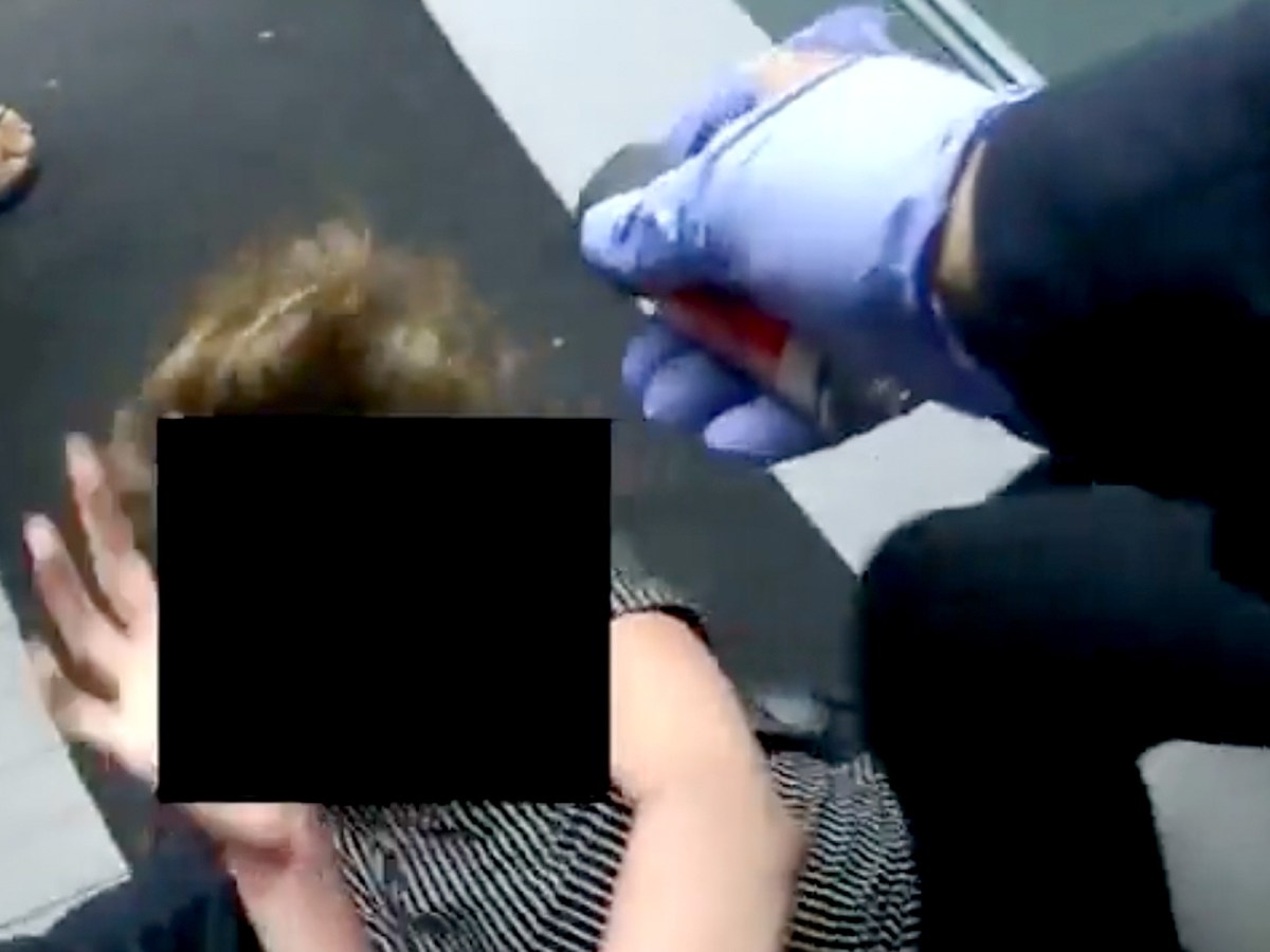 Police Officer Appearing To Hit Woman During Arrest Stirs Debate - Newsweek