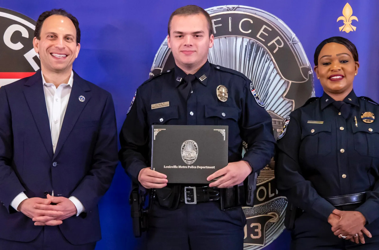 Louisville Officer Who ‘Ran Toward Gunfire’ at Bank Hailed as a Hero ...