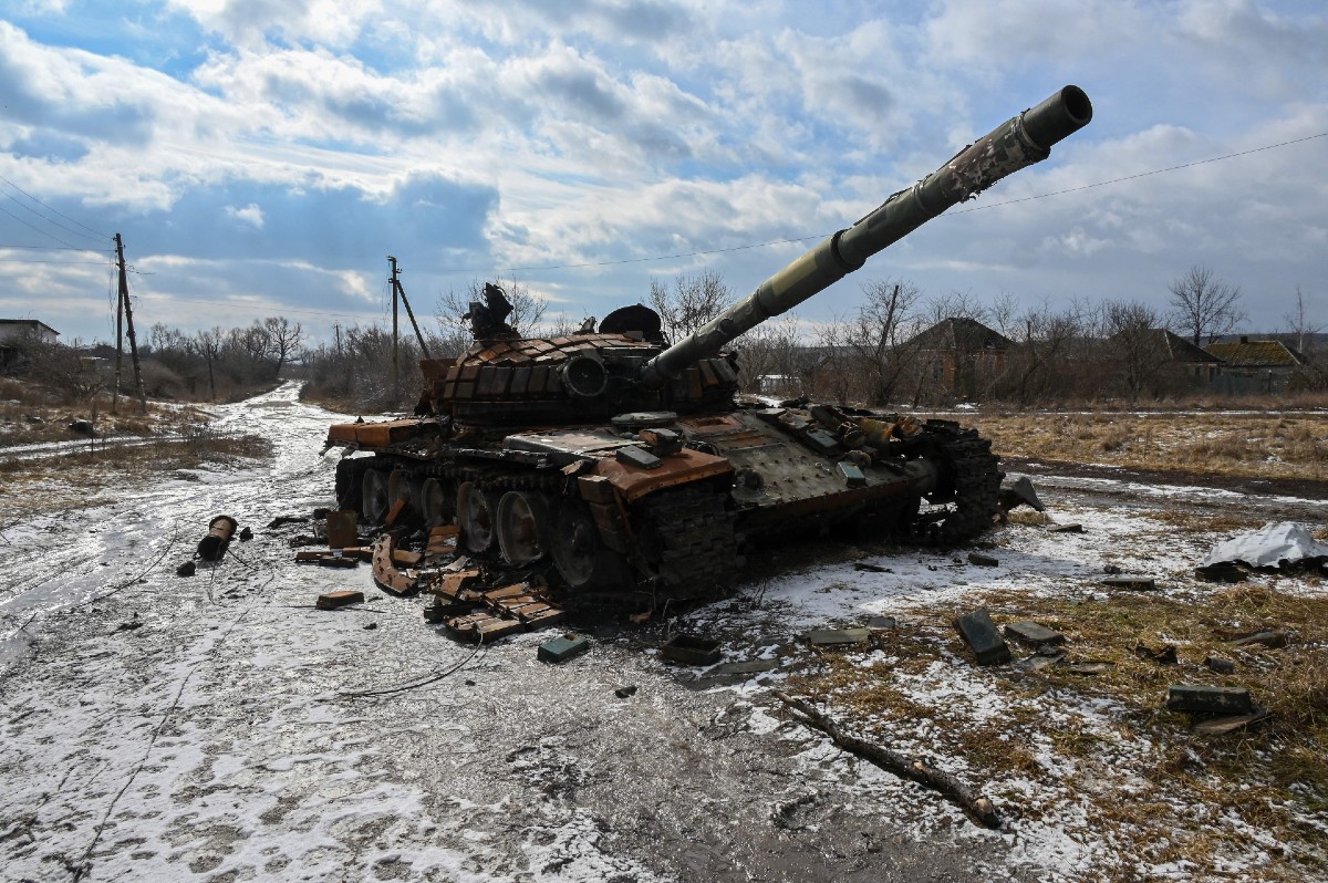 Photo Shows Destroyed Russian Tanks Near Vuhledar: 'Working Well