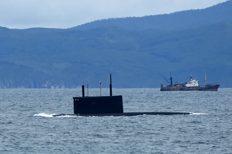 Russian Nuclear Submarine Simulates Missile Strike on Target 125 Miles ...