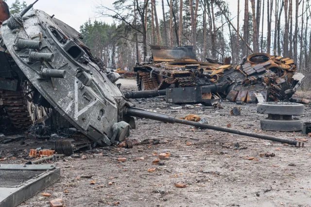 Ukraine Drones Destroy Russian Tanks