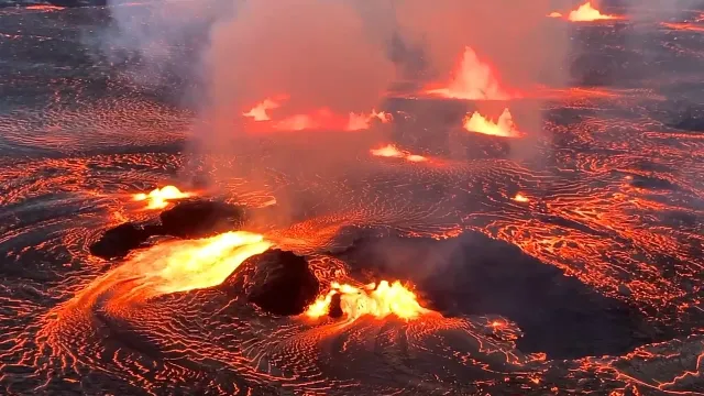 Kilauea Webcam Streams Hawaii Volcano Eruption Live - Newsweek