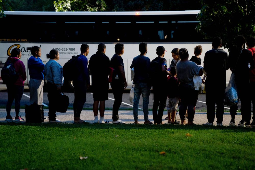 Greg Abbott Says Texas Has Bused Out 23,500 Migrants From ‘Overrun ...