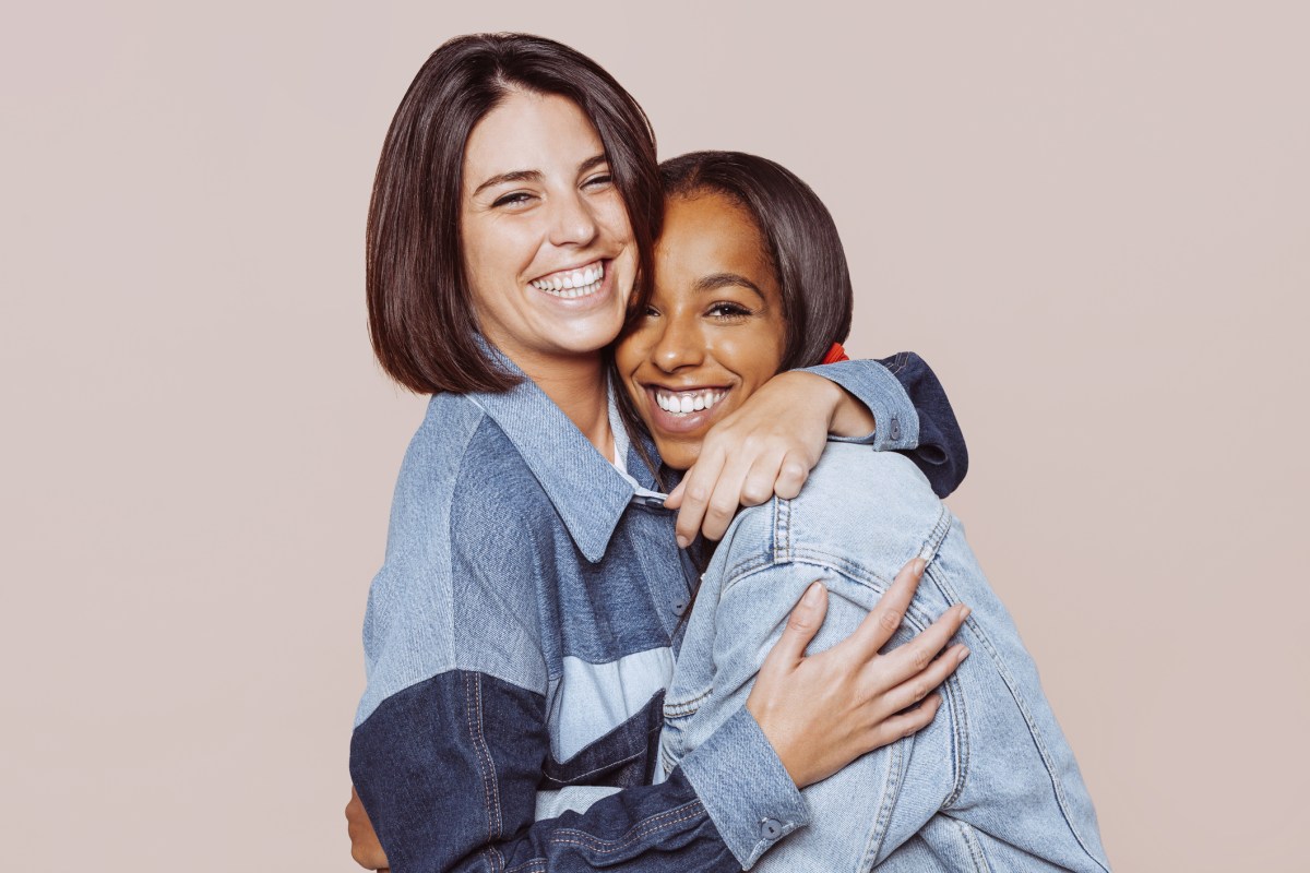 Less Freind Is It True The Less You Hug Your Friend, The Stronger The Friendship ...