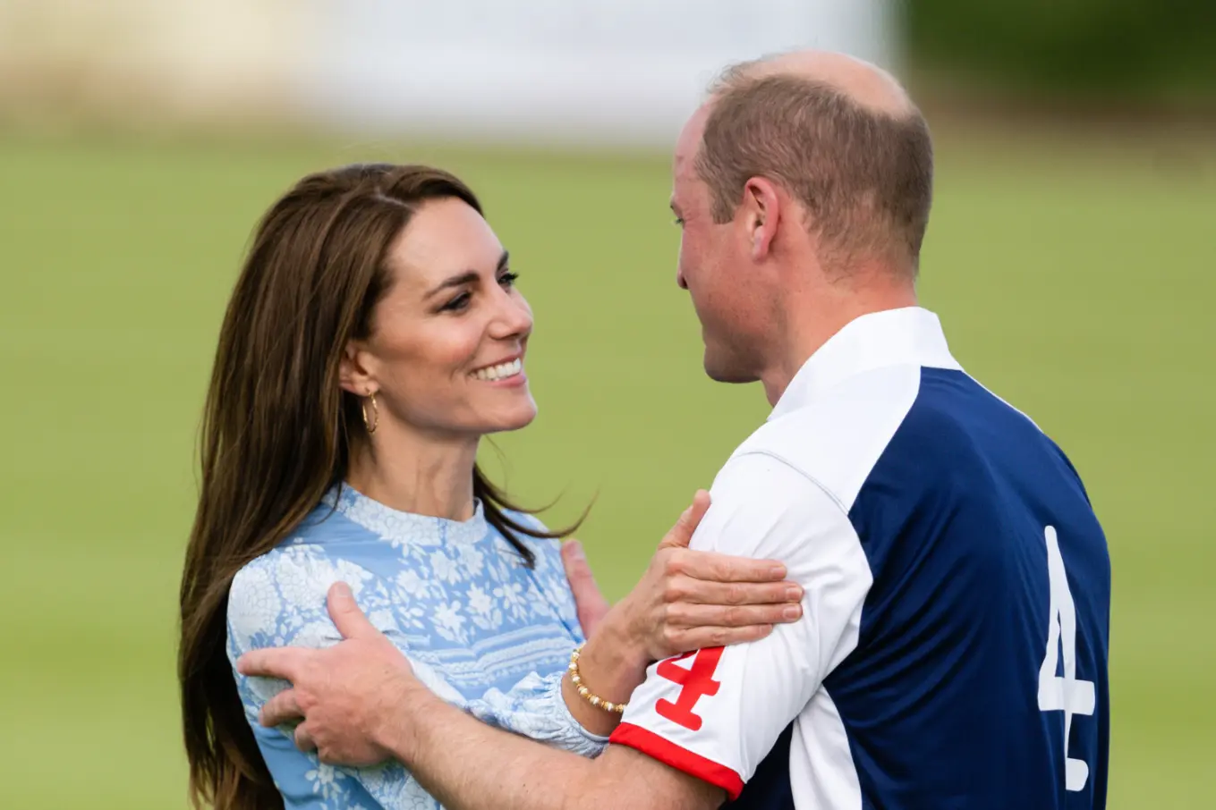 Prince William and Kate's 'International Kissing Day' Gesture Goes Viral -  Newsweek