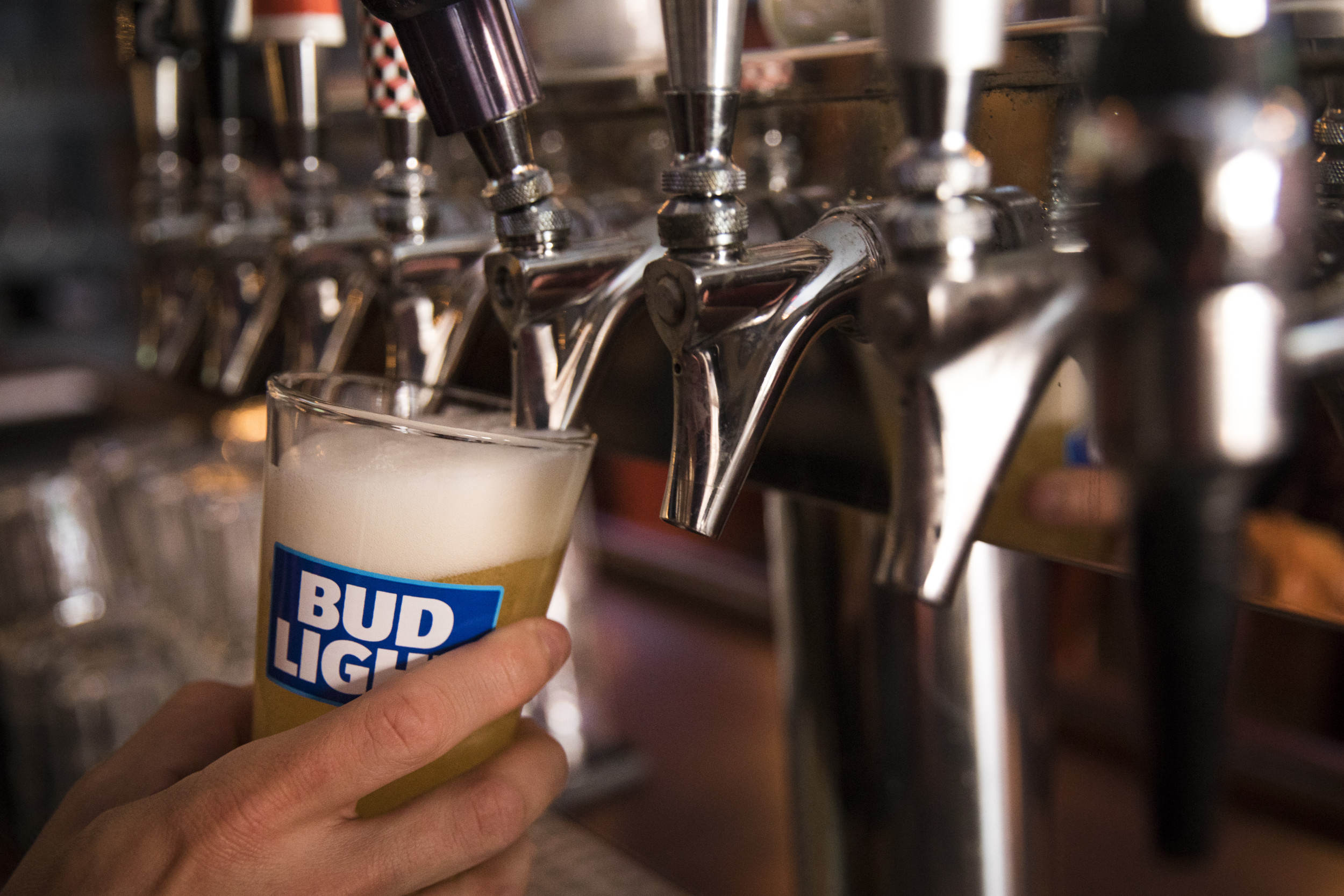 2264414-bud-light-beer-tap.jpg
