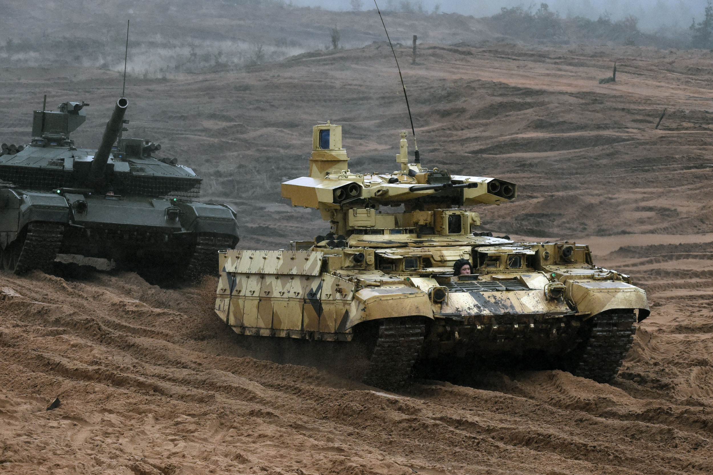 ミリタリー TERMINATOR 2 Video Shows Rare Russian 'Terminator-2' Hammered in Ukraine Strike