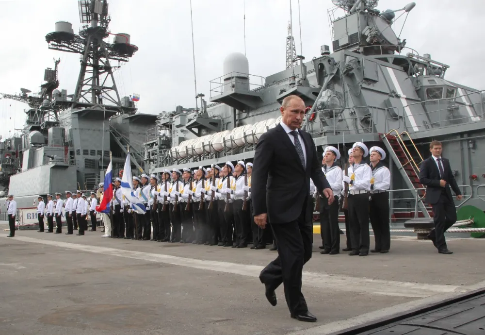 Crimean Woman Accused of Assassinating Russian Commander Crimean Woman Accused of Assassinating Russian Commander