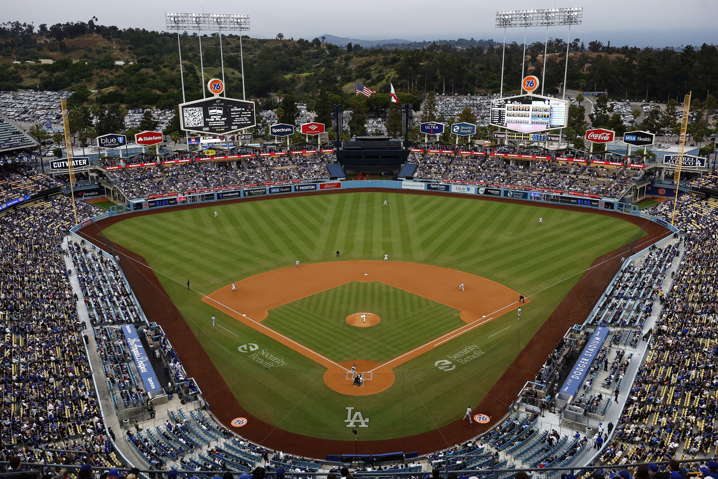 2272119-dodgers-stadium.jpg