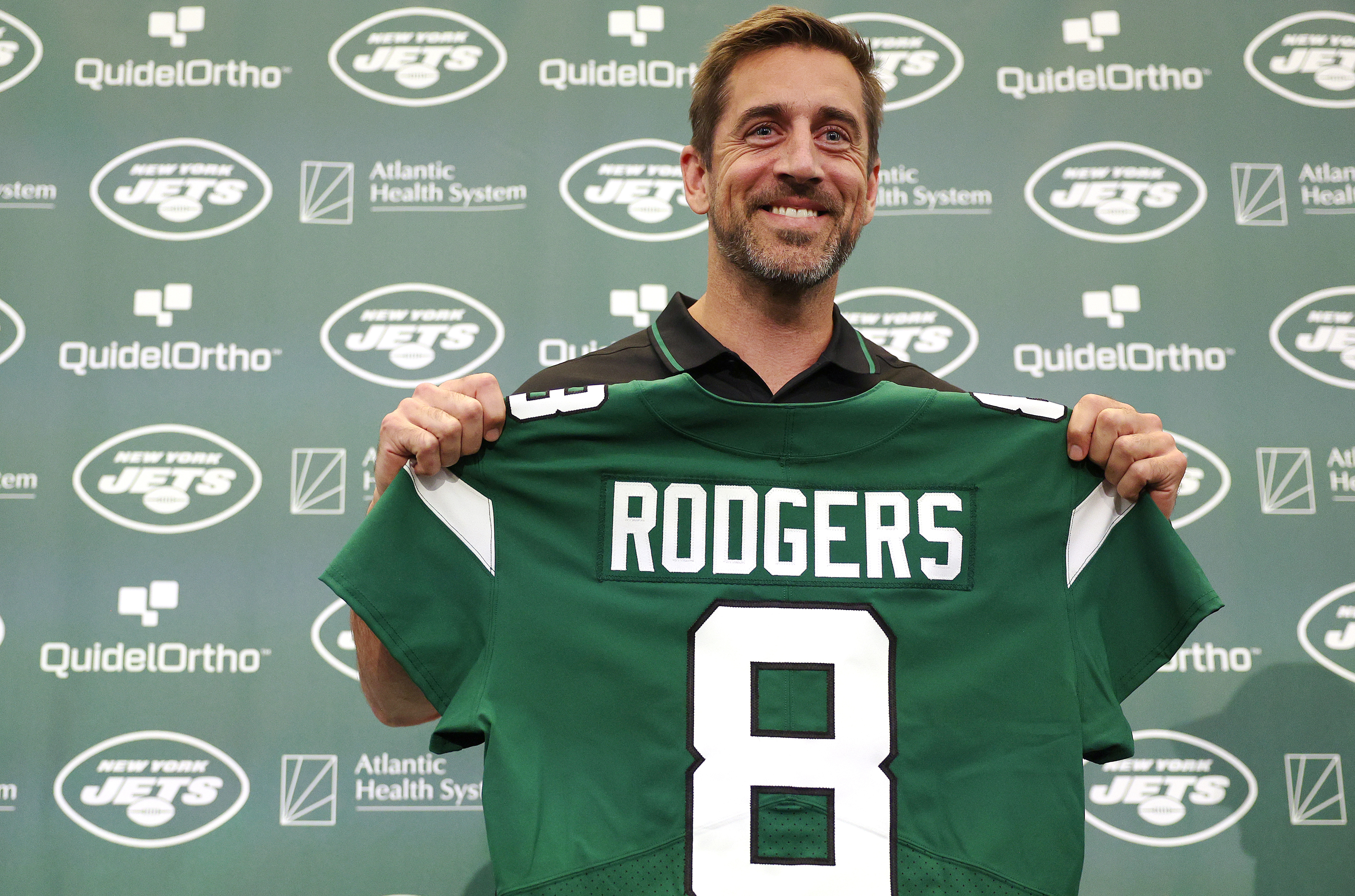 Why Is Aaron Rodgers Wearing No. 8 With the New York Jets? - Newsweek