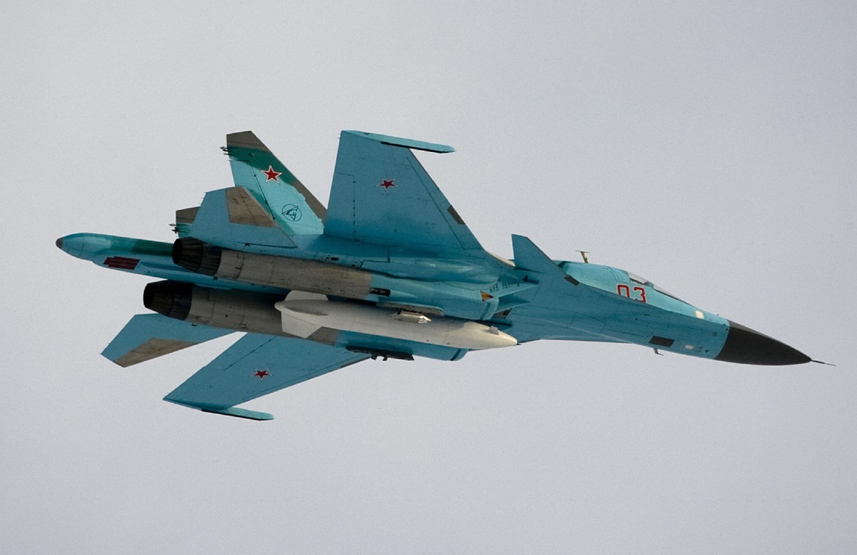 Russian Su-34 Jet Hits Ukraine with Hypersonic 'Kinzhals' in War's