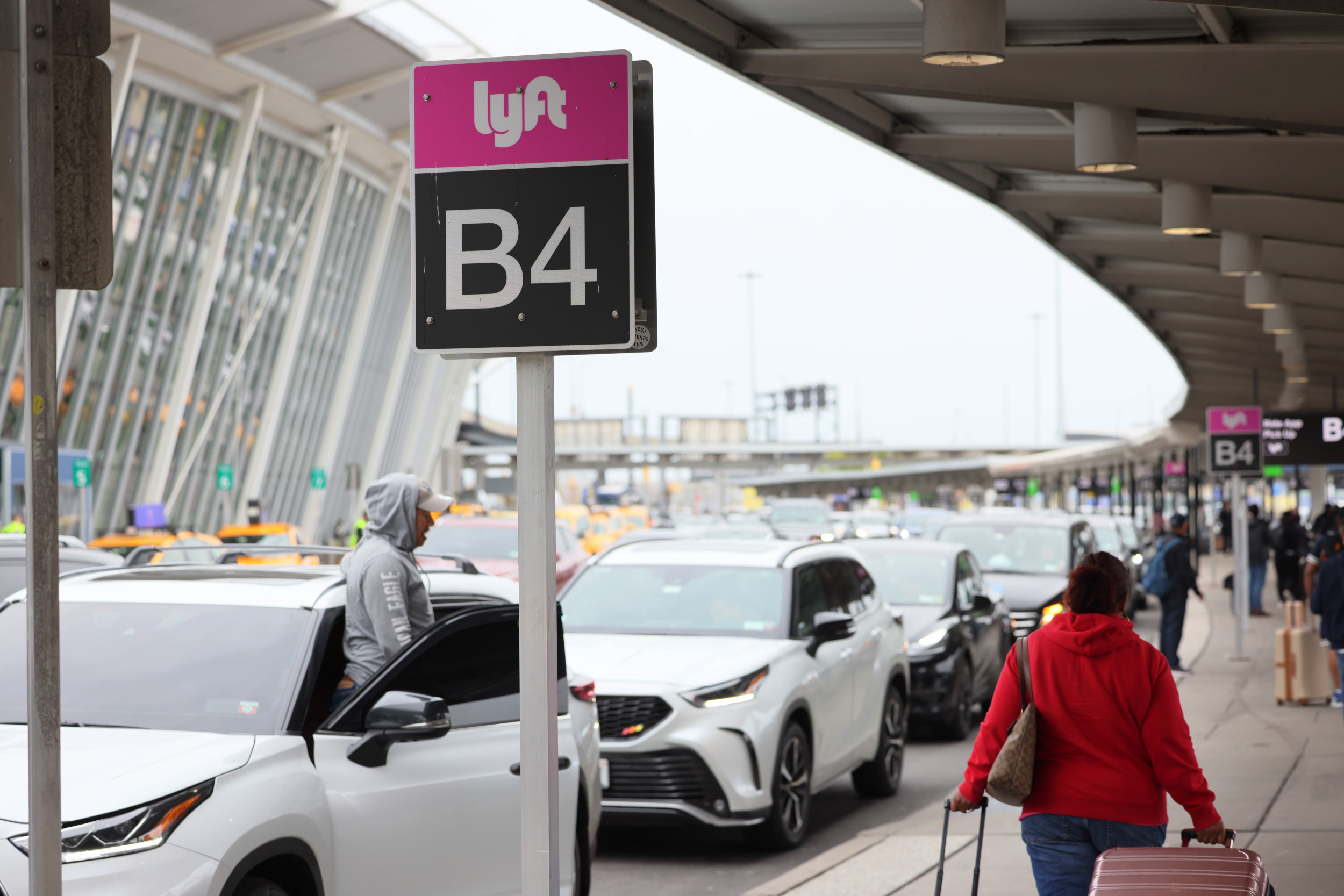 Lyft's New Gender Feature Sparks Fierce Debate - Newsweek