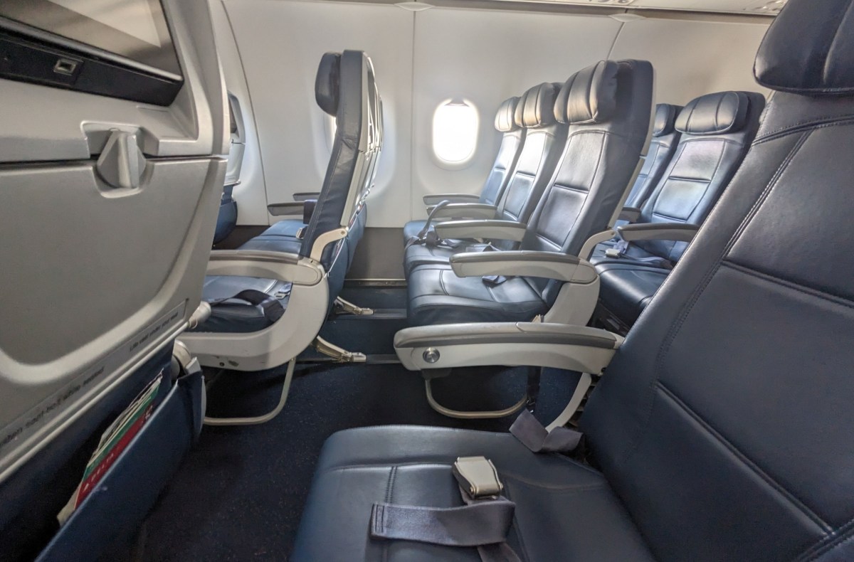 飛行機内で女性が質問―客室乗務員が「動揺」する理由に衝撃