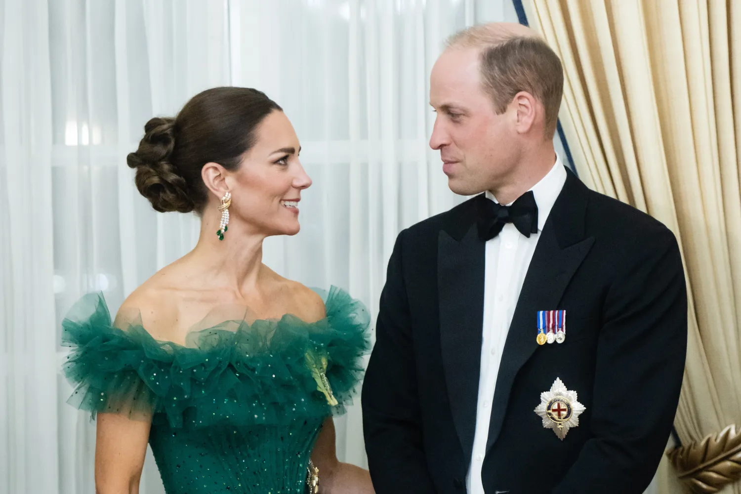 open lace back dress A young Prince and a young Princess – nobilified main image 1