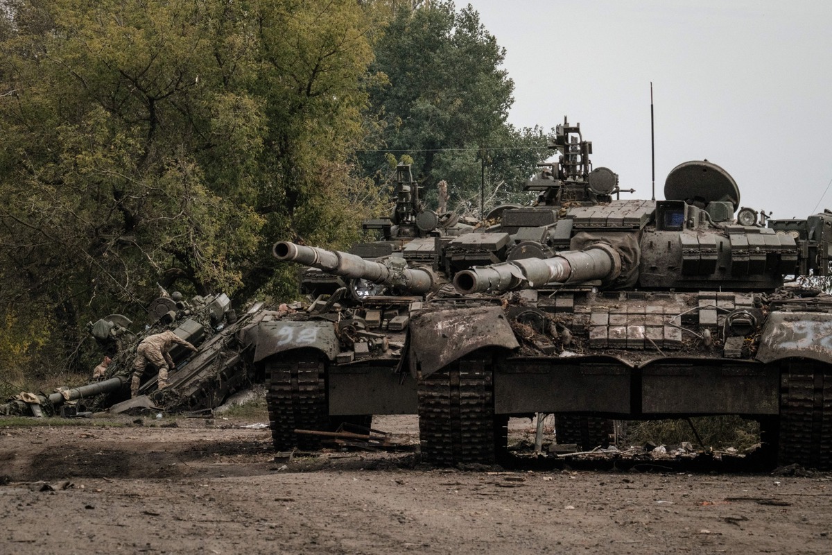 Video Shows Russian T-90 Tank Wiped Out in Ukraine 'Asgard Group
