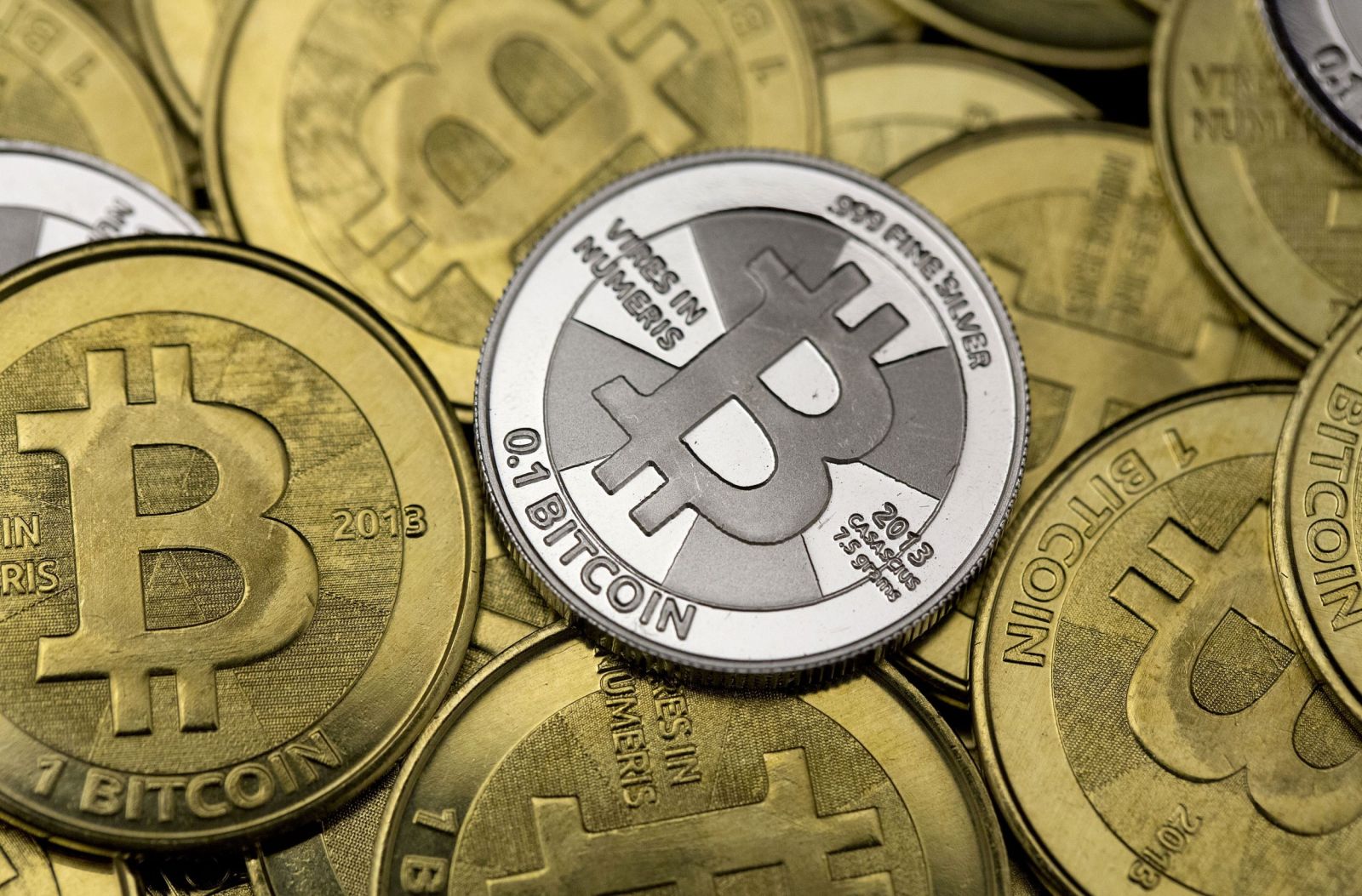 More Tough News for Bitcoin Doesn’t Deter the Currency’s True Believers ...