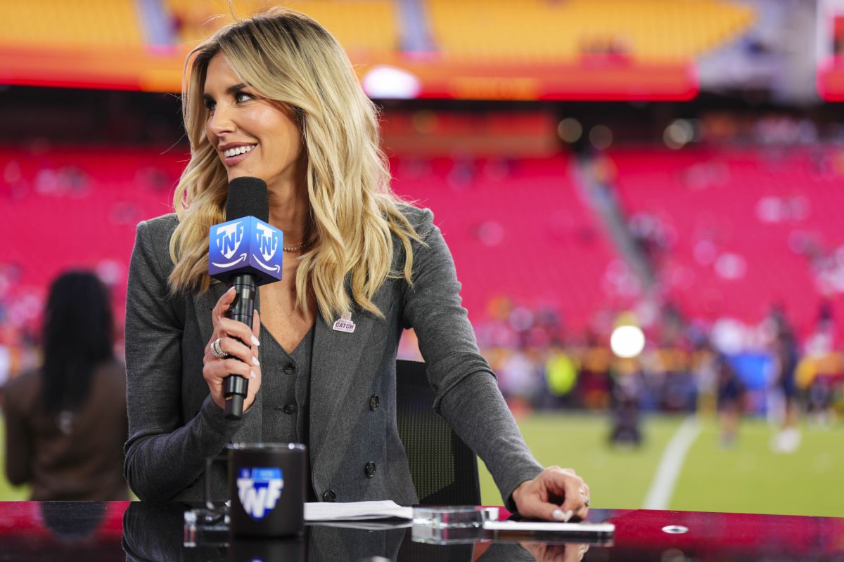 Fox Sports Anchor Admits to Making Up Reports as a Sideline Reporter ...