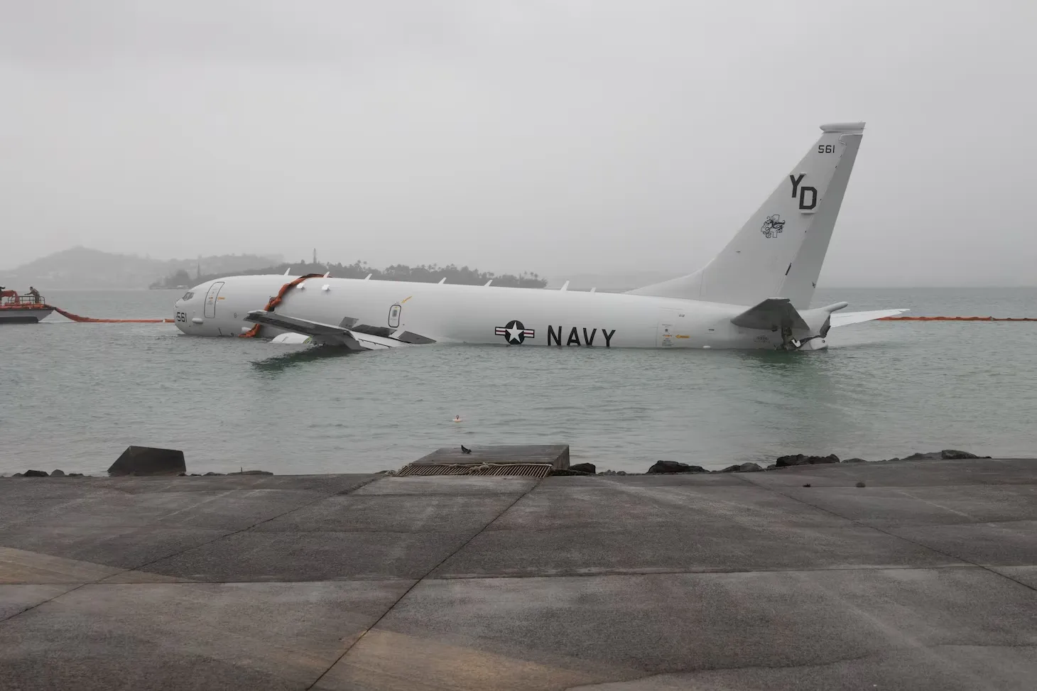 US Military Photos Reveal Navy's Crashed Plane off Hawaii - Newsweek